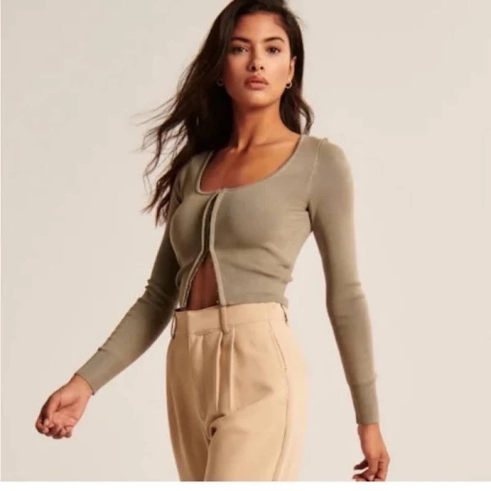Abercrombie& Fitch Top Zip Up Notch Neck Slim Sweater Taupe Size M